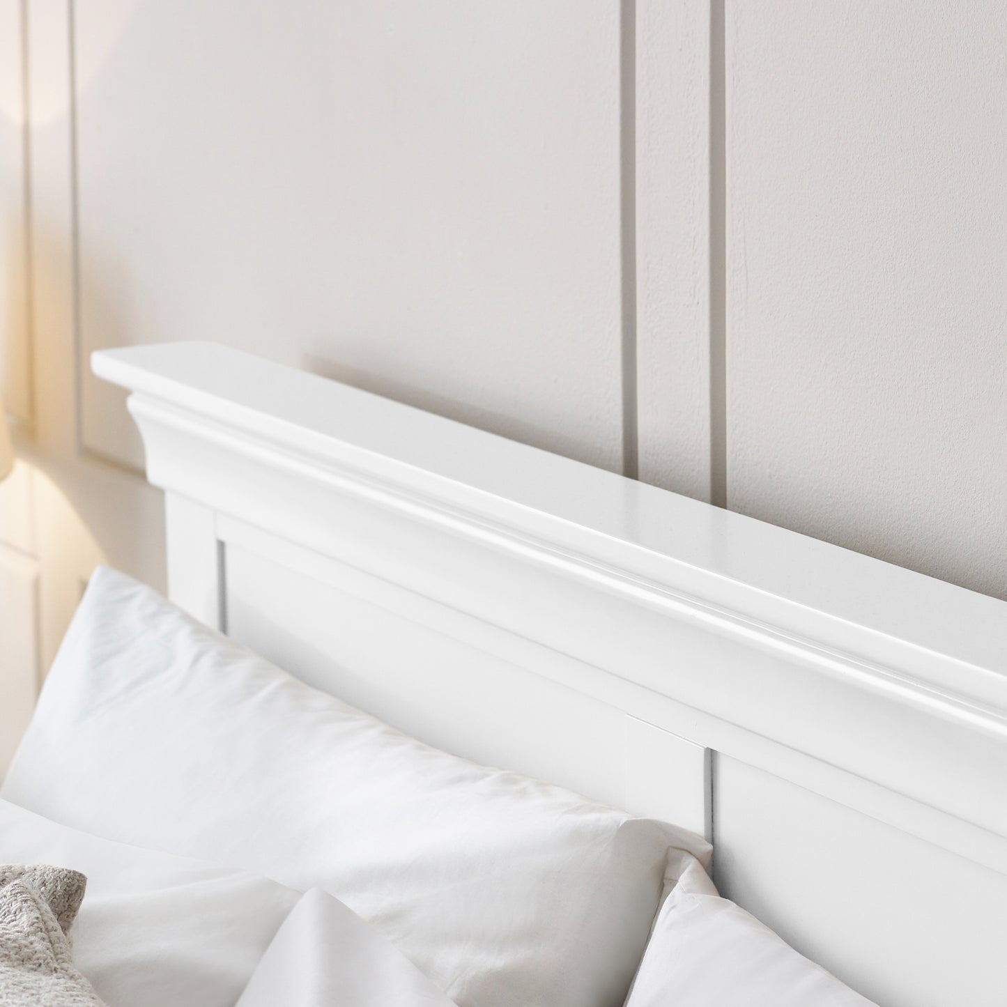 Clemont Bed Surf White