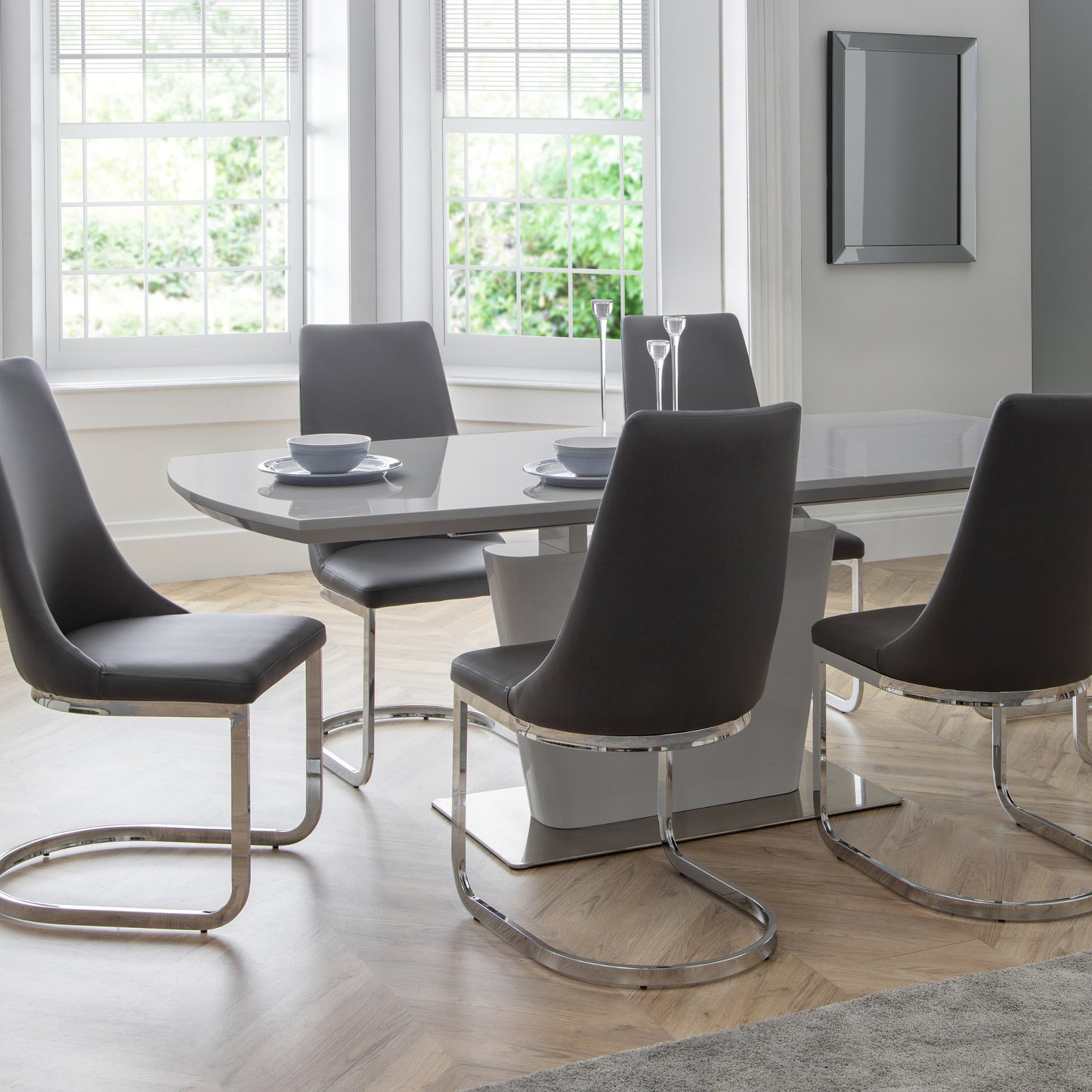 Como Extend. Dining Table Modern Grey High Gloss + Como Cant. D. Chair Grey Chrome(6 Chairs)